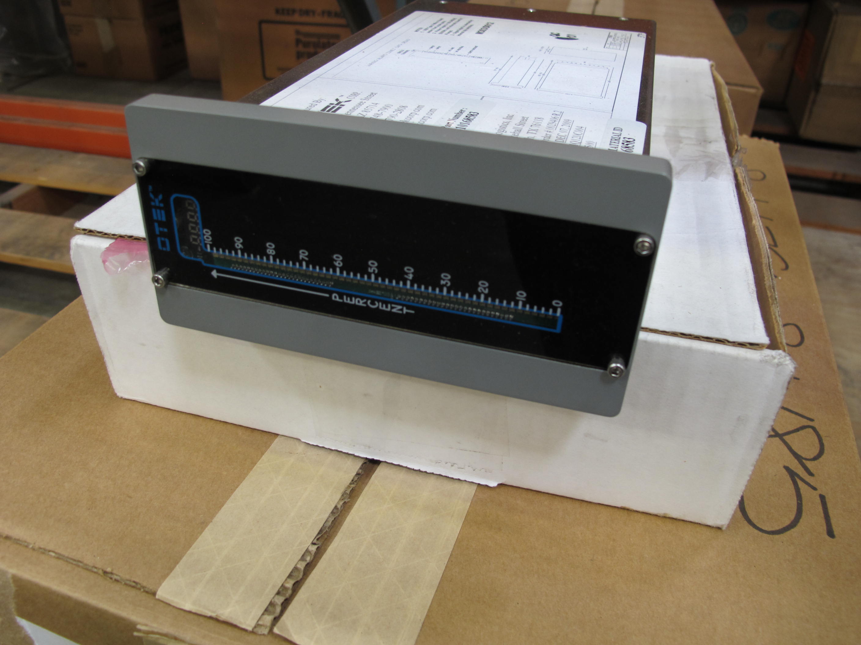 (17) INDICATORS, SINGLE BAR GRAPH NSR COLOR-K KIND. SINGLE DISPLAY TEK HI-Q120-C004 BAR GRAPH COLOR: K GRAY FOX REPLACEMENT FOR SIGMA METER SPEC SO23-924A-01. LOADING & HANDLING FEE $15-4635